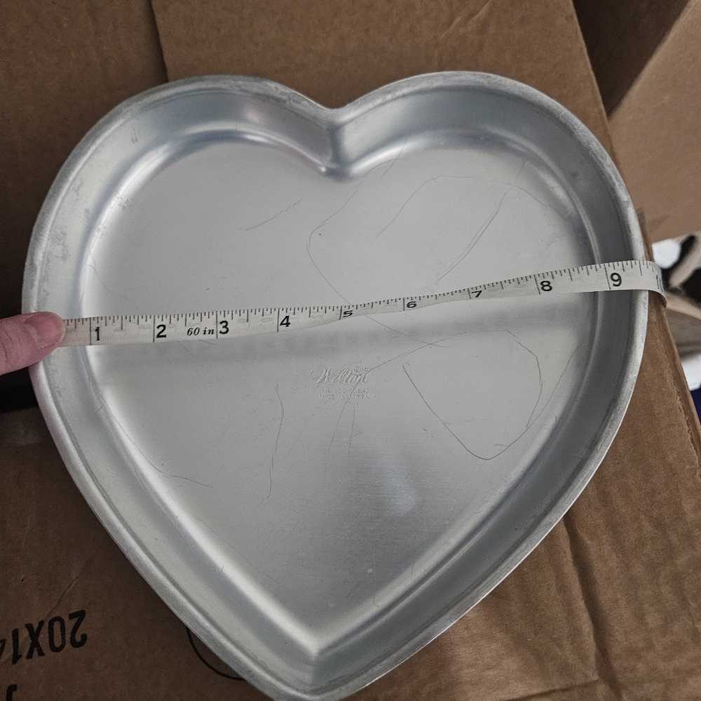 Wilton Set Of Two Heart Pans! - Picture 2 of 5